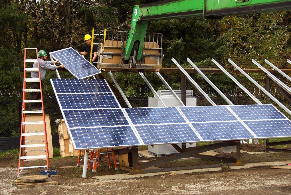 Battery energy storage system in a solar farm with NFPA 855-compliant safety spacing and fire suppression design.