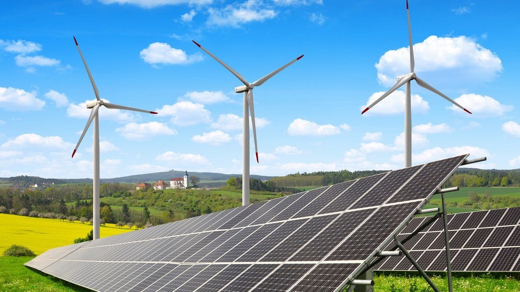 Battery energy storage system in a solar farm with NFPA 855-compliant safety spacing and fire suppression design.