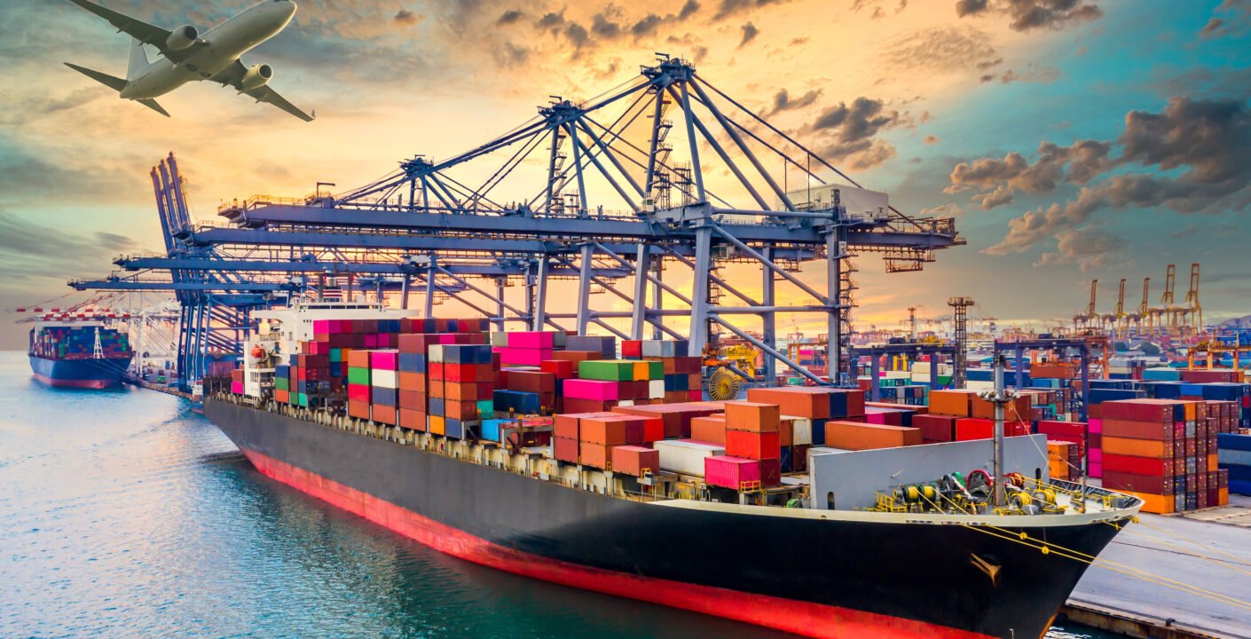 Container ship transporting metals – logistics in metal trading 2025 outlook