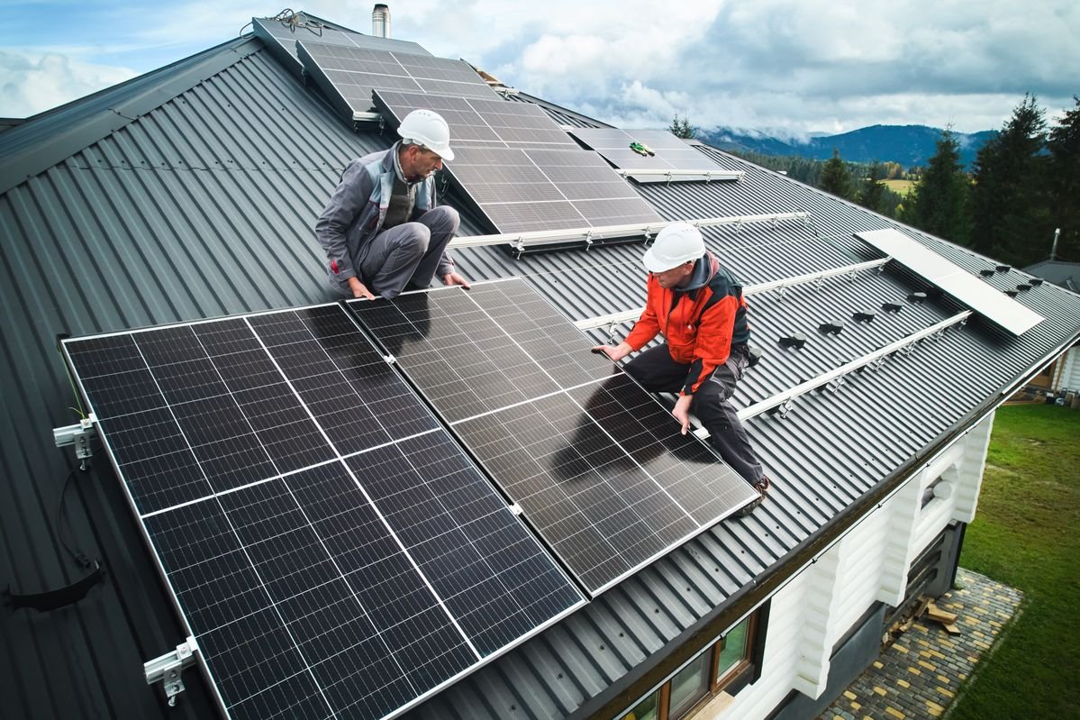 Complete guide comparing the best solar panel brands and trusted solar energy equipment suppliers for guaranteed ROI.